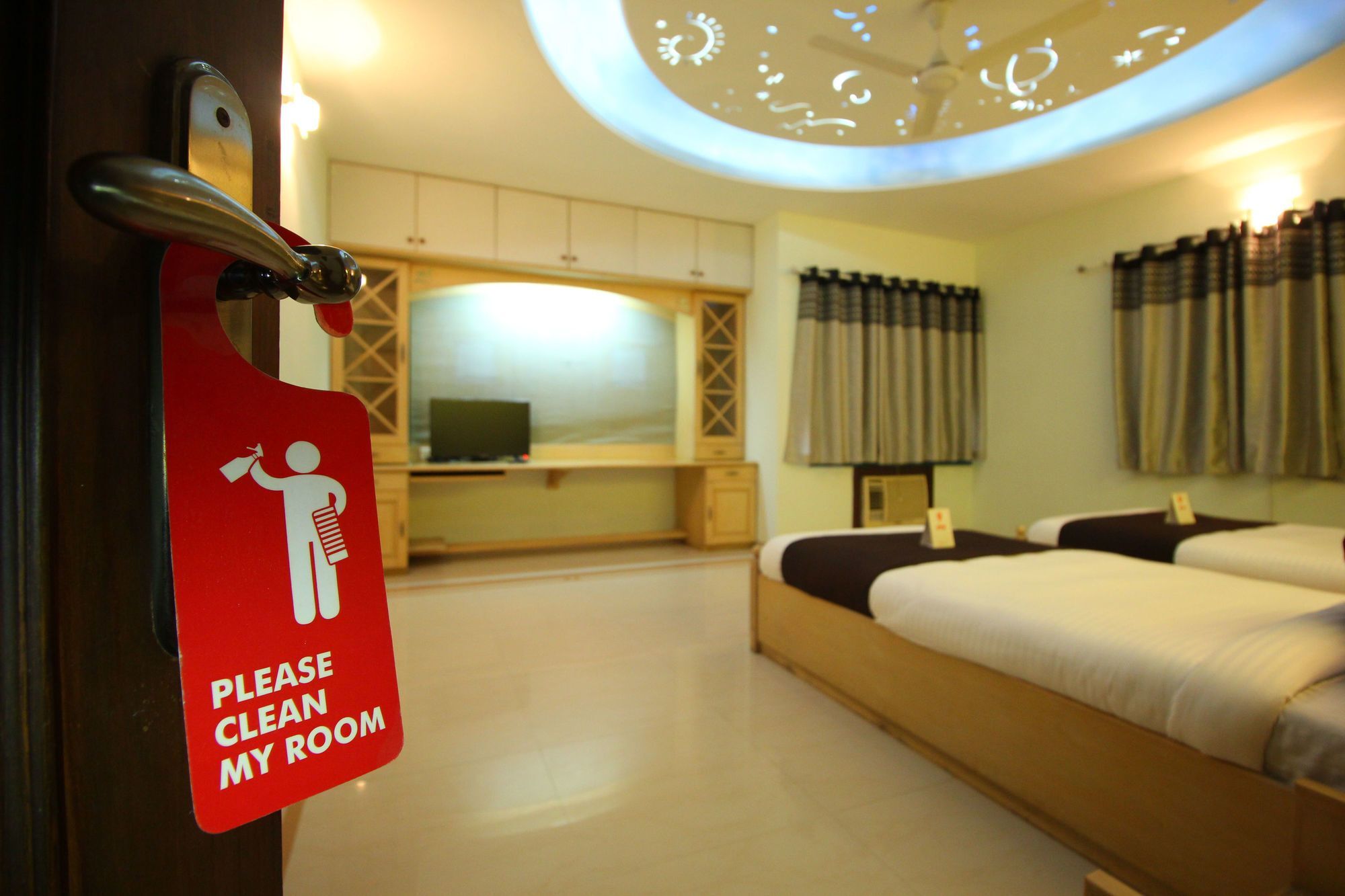 Oyo 8949 Atman Bungalows Ahmadabad Zewnętrze zdjęcie