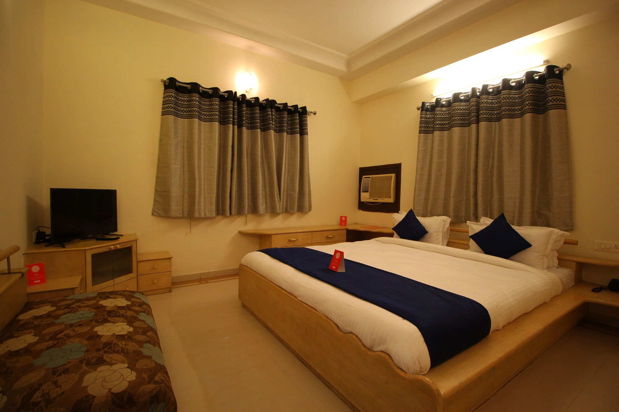 Oyo 8949 Atman Bungalows Ahmadabad Zewnętrze zdjęcie